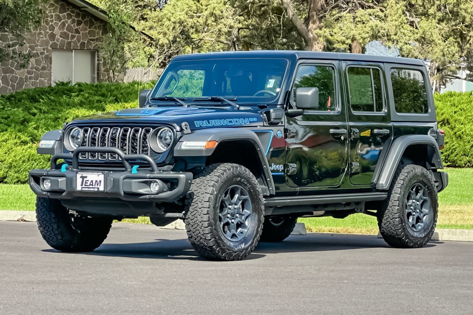 Used 2023 Jeep Wrangler Unlimited Rubicon 4xe AWD/4WD image 9