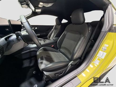Used 2025 Ford Mustang Coupe RWD image 27