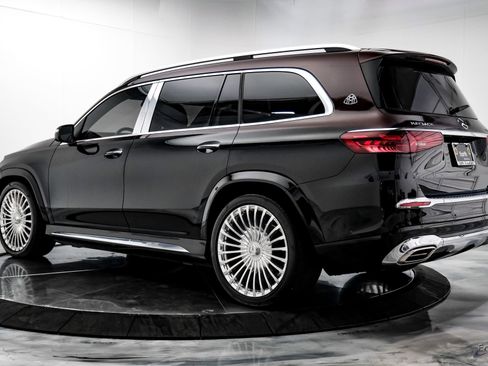 Used 2024 Mercedes-Benz Maybach GLS 600 4MATIC image 8