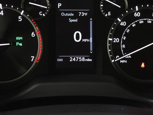 Used 2023 Lexus GX 460 Premium w/ Accessory Package AWD/4WD image 24