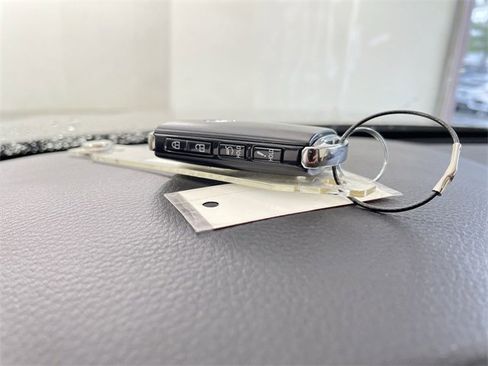 Certified 2025 MAZDA CX-90 3.3 Turbo w/ Preferred Package image 32