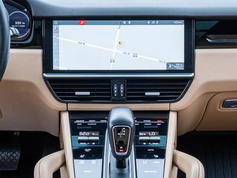 Used 2019 Porsche Cayenne AWD/4WD image 19