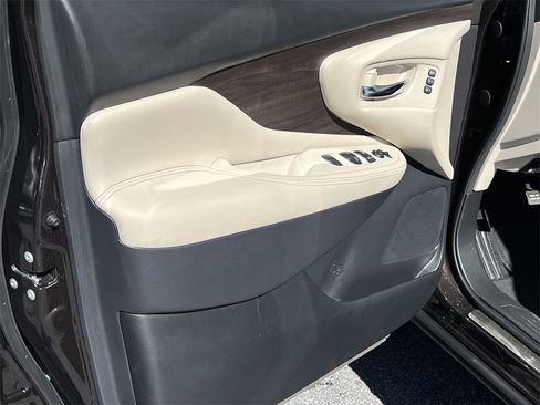 Used 2022 Nissan Murano Platinum w/ Cargo Package image 8