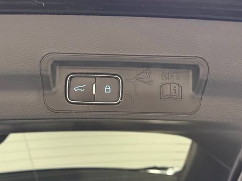 Used 2023 Ford Explorer XLT w/ Equipment Group 202A RWD image 32