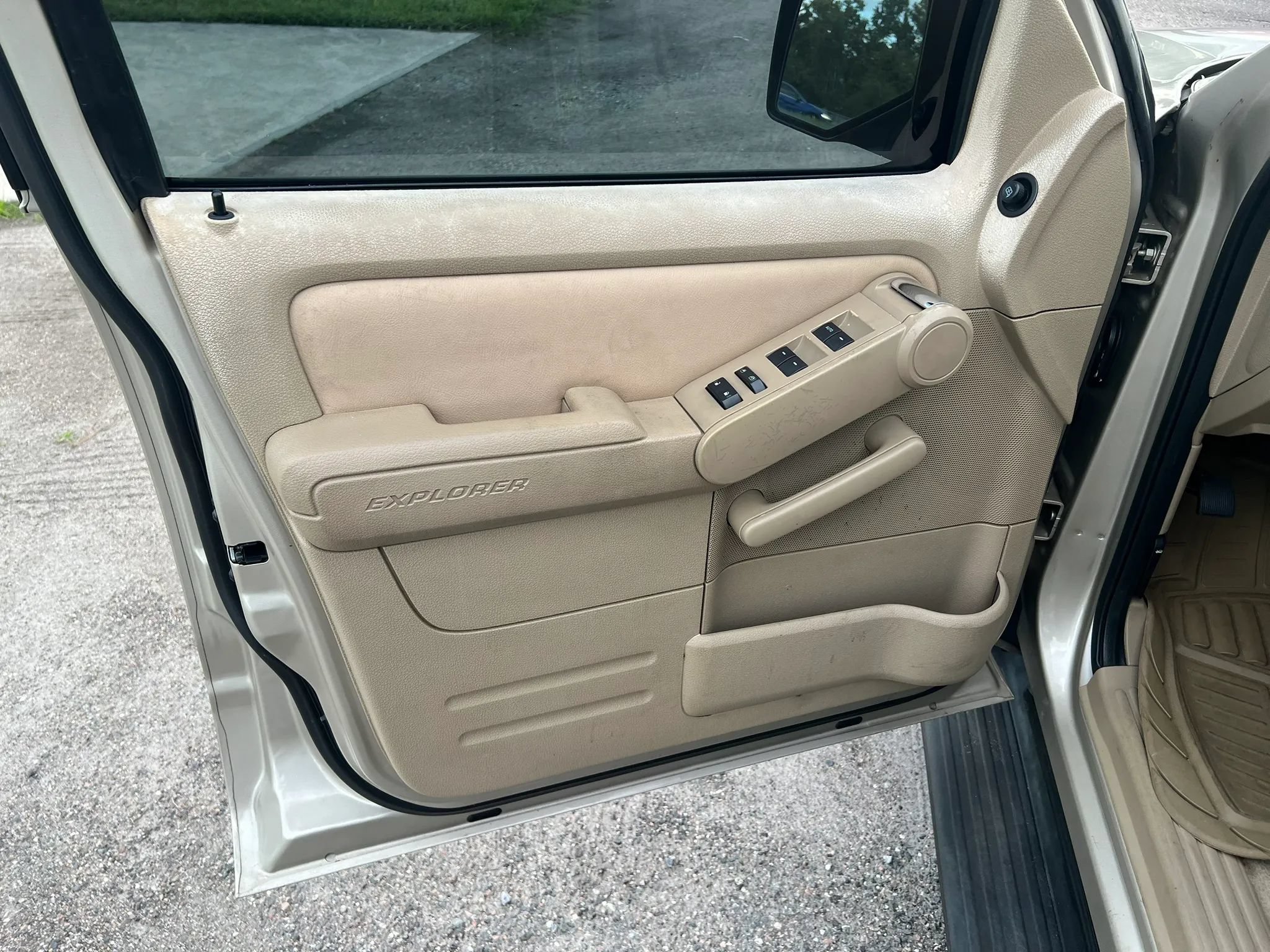 Used 2007 Ford Explorer XLT RWD image 5