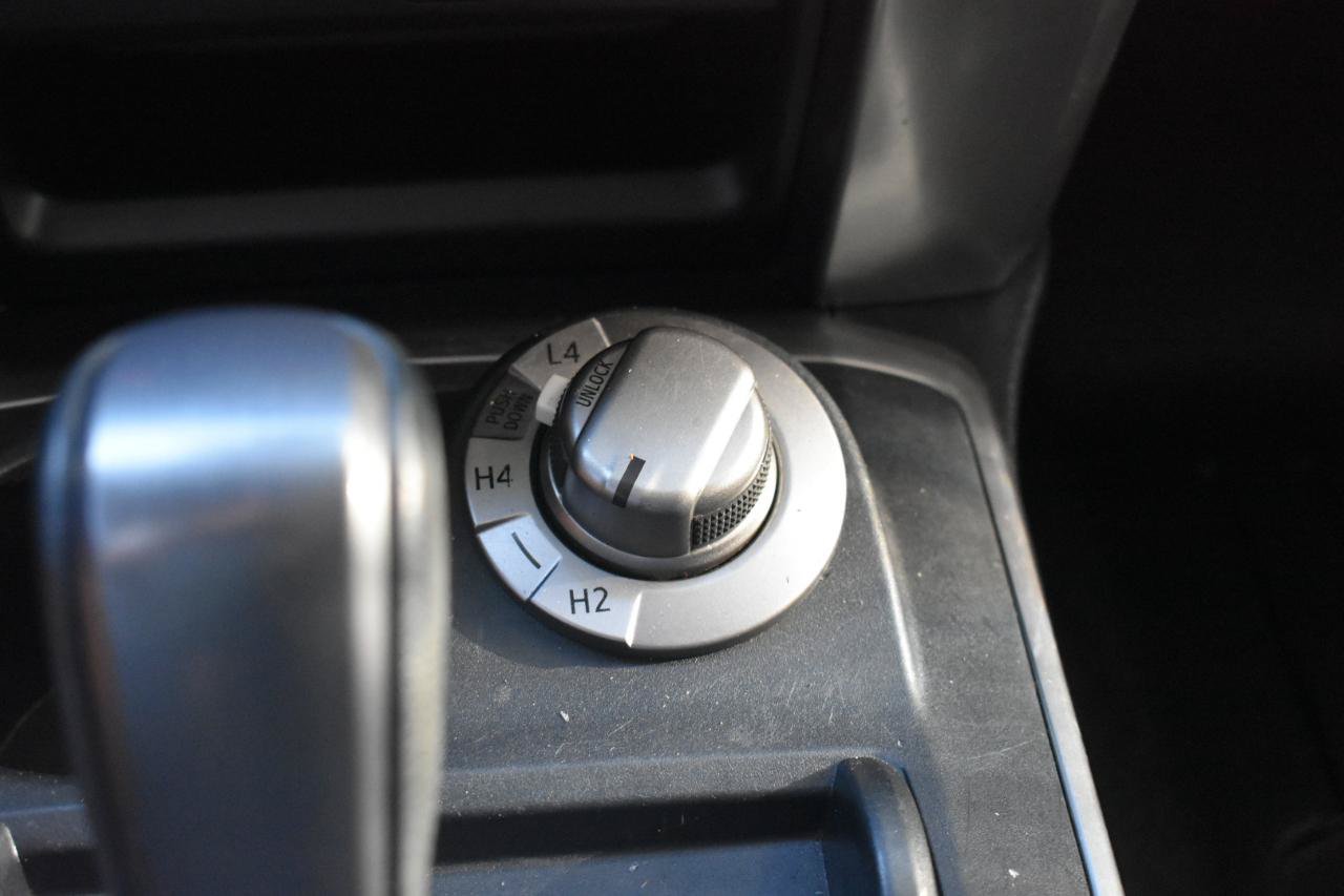 Used 2020 Toyota 4Runner SR5 AWD/4WD image 34