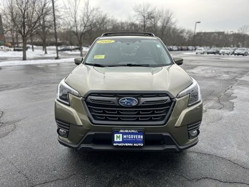 Used 2022 Subaru Forester Limited image 2