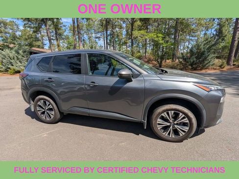 Used 2023 Nissan Rogue SV image 3