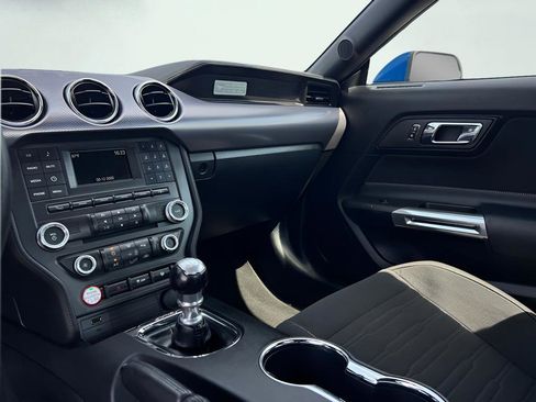 Used 2017 Ford Mustang GT w/ Black Accent Package RWD image 44