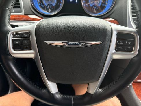 Used 2013 Chrysler 300 RWD image 13