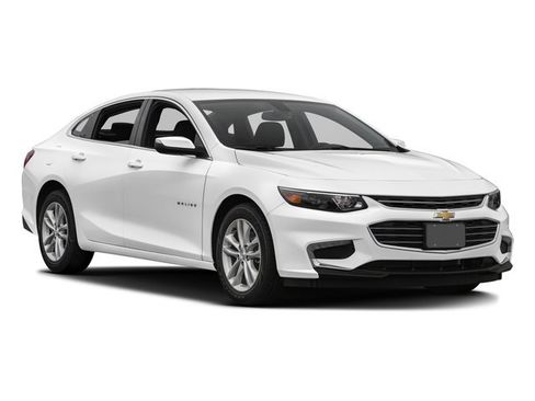 Used 2017 Chevrolet Malibu LT FWD image 9