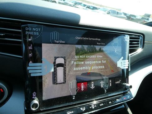 New 2026 Jeep Grand Wagoneer 4WD image 32