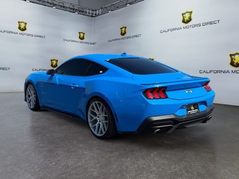 Used 2024 Ford Mustang GT RWD image 3