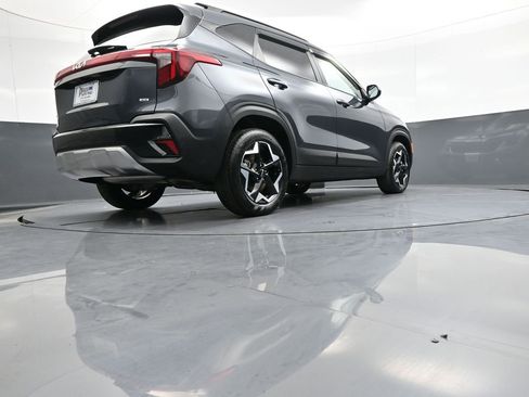 Used 2025 Kia Seltos S AWD/4WD image 29