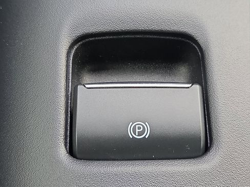 Certified 2025 Ford Mustang Coupe RWD image 17