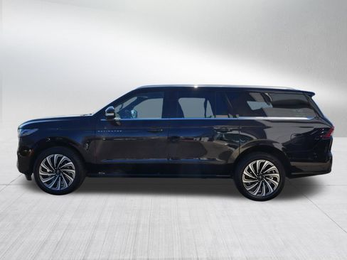 Used 2025 Lincoln Navigator L Black Label image 4