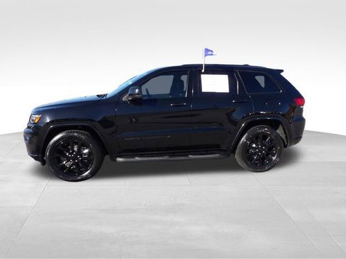Used 2022 Jeep Grand Cherokee Laredo X AWD/4WD image 4