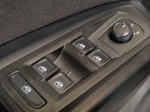 Used 2020 Volkswagen Atlas Cross Sport S image 27