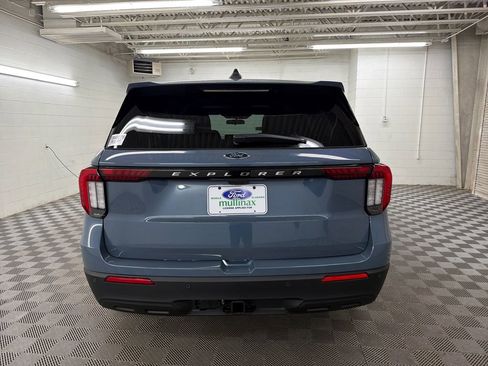 New 2026 Ford Explorer Active RWD image 7