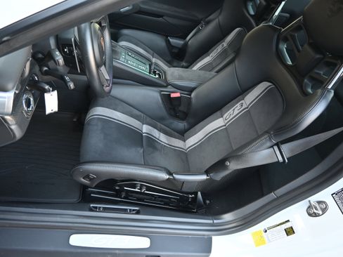 Used 2018 Porsche 911 GT3 image 29