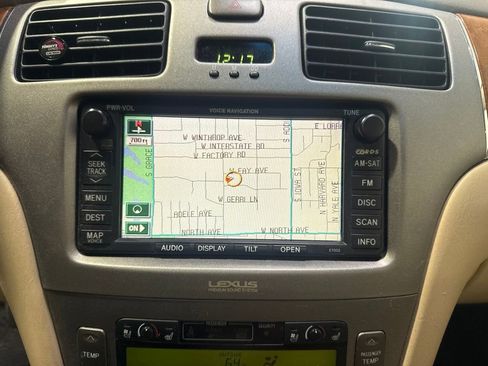 Used 2005 Lexus ES 330 FWD image 15