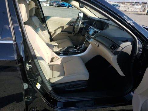 Used 2015 Honda Accord EX-L image 32