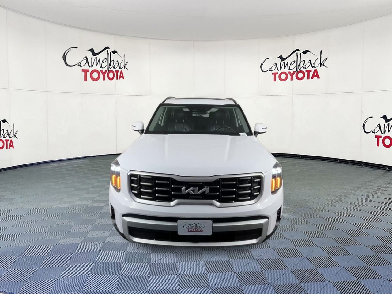 Used 2025 Kia Telluride S FWD image 5