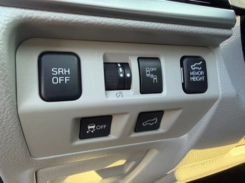 Used 2018 Subaru Forester 2.5i Limited image 15