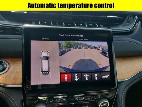 Used 2023 Jeep Grand Cherokee L Summit AWD/4WD image 15
