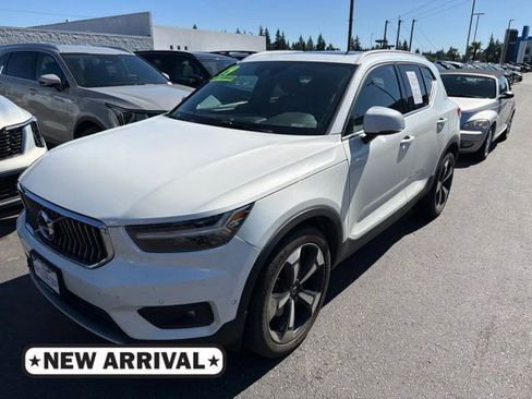 Used 2019 Volvo XC40 T5 Inscription AWD/4WD image 1
