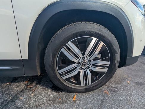 Certified 2023 Mercedes-Benz EQB 250+ w/ Exclusive Package image 21