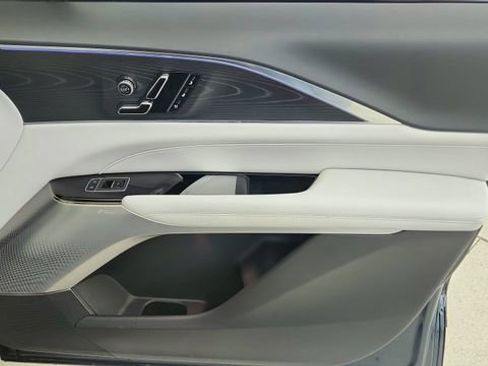 Used 2024 Cadillac Lyriq Sport image 25