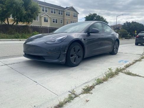 Used 2022 Tesla Model 3 Long Range AWD/4WD image 3