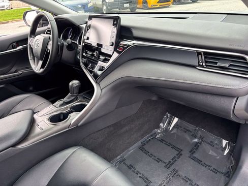 Used 2023 Toyota Camry SE w/ Cold Weather Package image 39