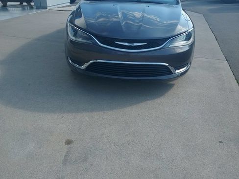 Used 2017 Chrysler 200 Limited Platinum FWD image 3