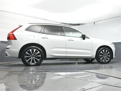 Certified 2024 Volvo XC60 B5 Core image 40