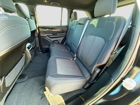 Used 2024 Jeep Grand Cherokee Laredo w/ Luxury Tech Group I RWD image 23