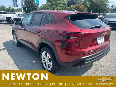 Used 2024 Chevrolet Trax LS FWD image 38