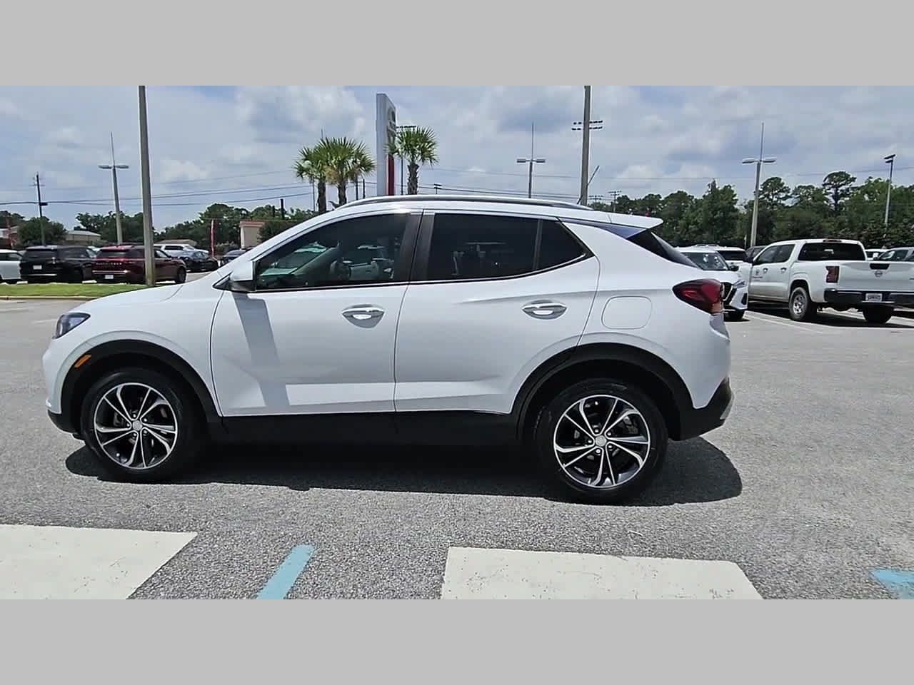 Used 2022 Buick Encore GX Select w/ Safety Package II FWD image 26