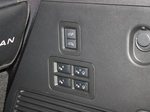 Used 2025 Nissan Armada PRO-4X AWD/4WD image 32