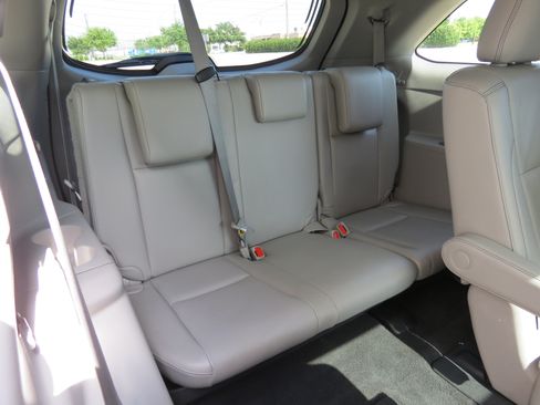 Used 2019 Toyota Highlander XLE FWD image 36