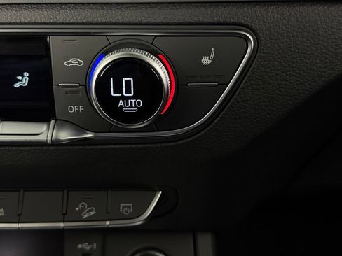 Used 2025 Audi Q5 2.0T Premium w/ Convenience Plus Package AWD/4WD image 19