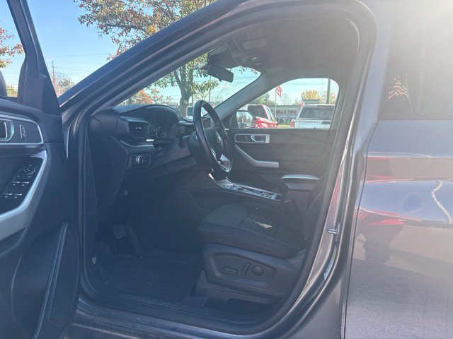Used 2021 Ford Explorer XLT AWD/4WD image 7