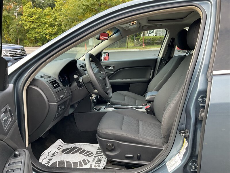 Used 2012 Ford Fusion SE FWD image 16