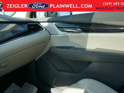 Used 2023 Cadillac XT6 Premium Luxury w/ Technology Package AWD/4WD image 34