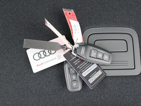 Used 2025 Audi Q5 Premium w/ Convenience Package AWD/4WD image 33