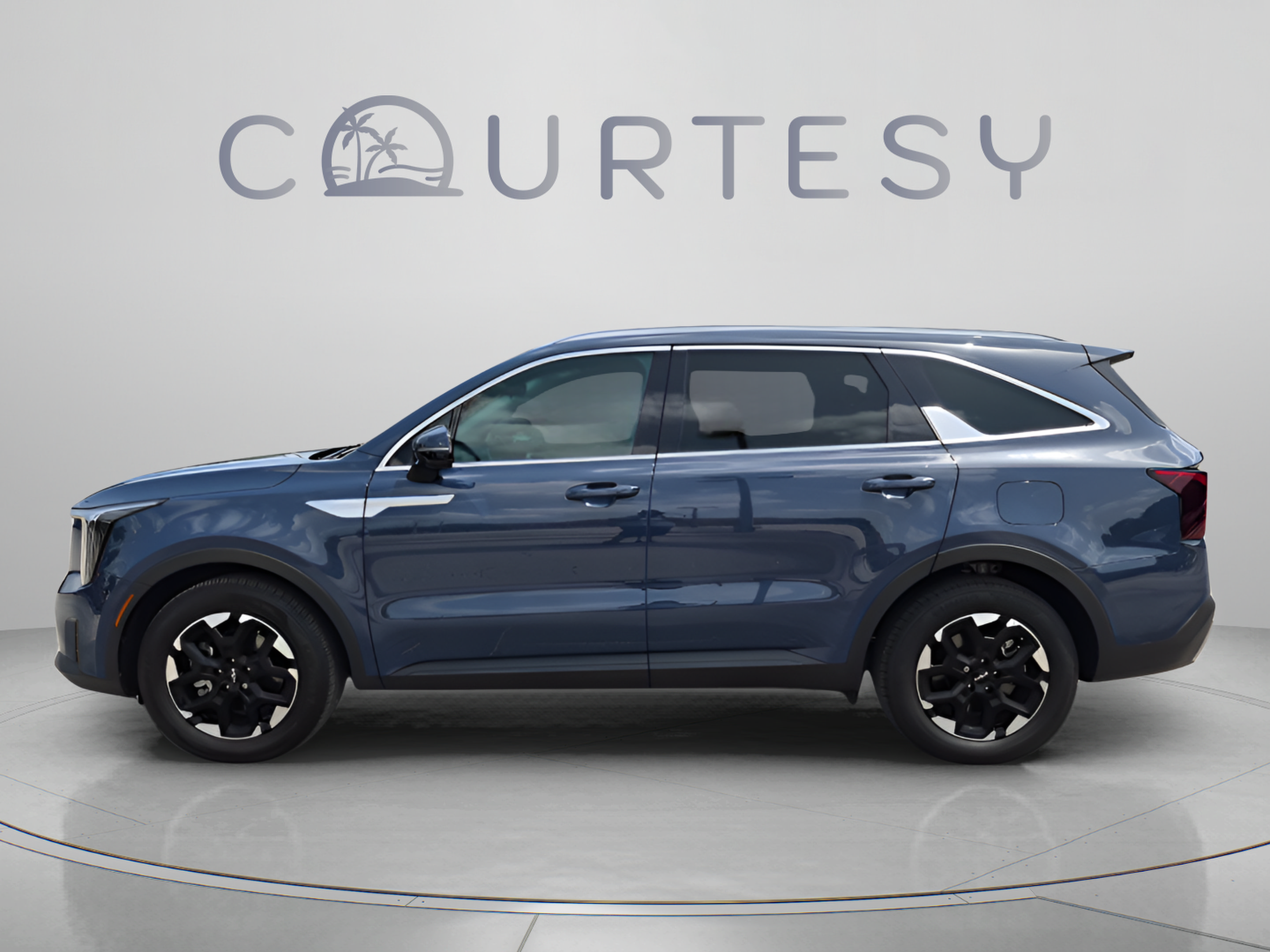 Certified 2025 Kia Sorento S FWD image 3