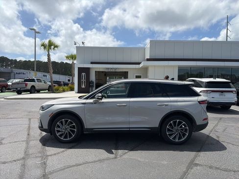 Used 2023 Lincoln Corsair AWD w/ Equipment Group 101A image 2