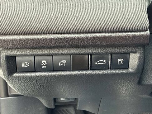 Used 2025 Toyota Camry LE FWD image 30