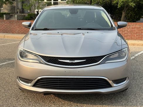 Used 2015 Chrysler 200 Limited w/ Convenience Group FWD image 2